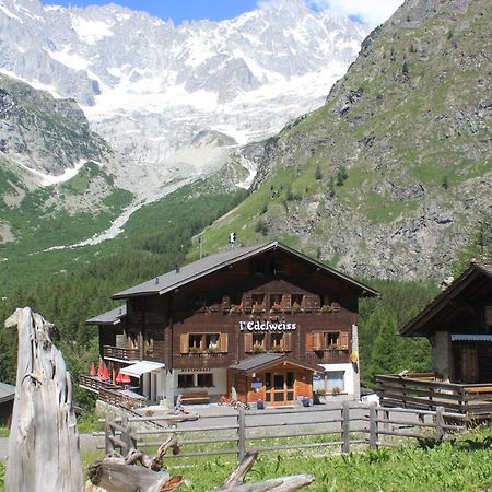 Hotel Edelweiss La Fouly Bagian luar foto