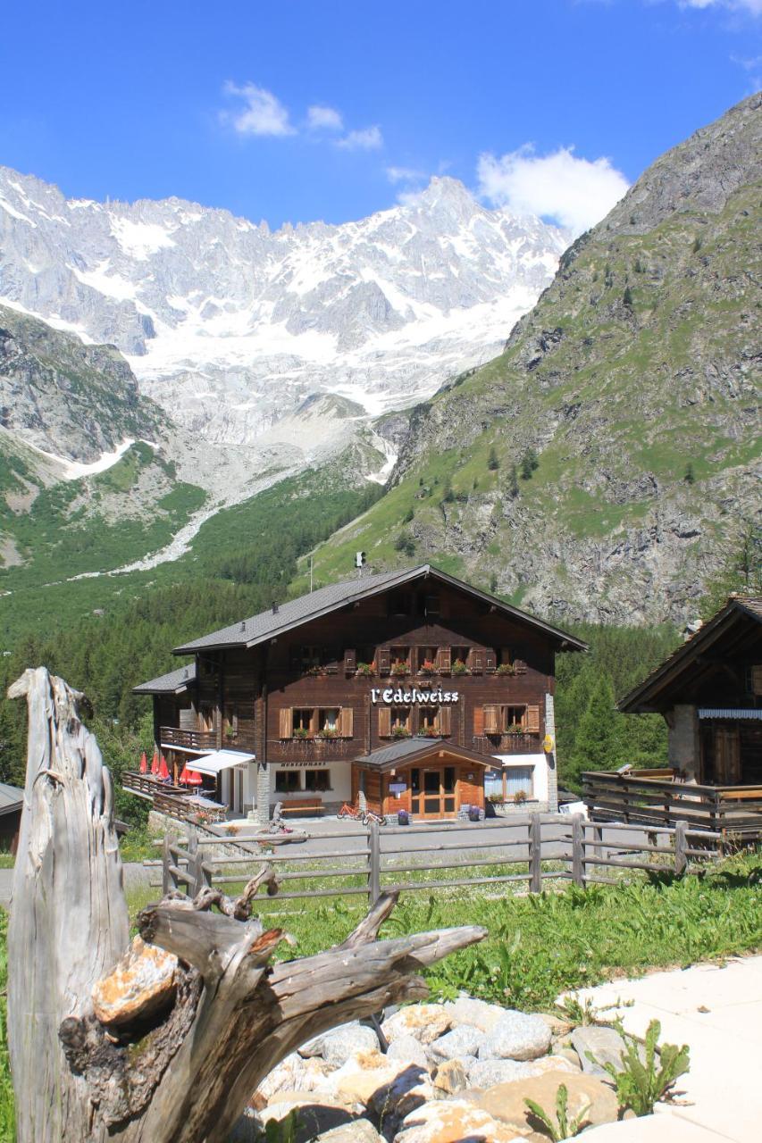 Hotel Edelweiss La Fouly Bagian luar foto