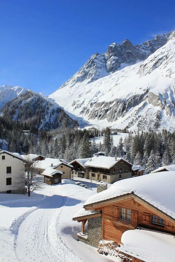 Hotel Edelweiss La Fouly Bagian luar foto
