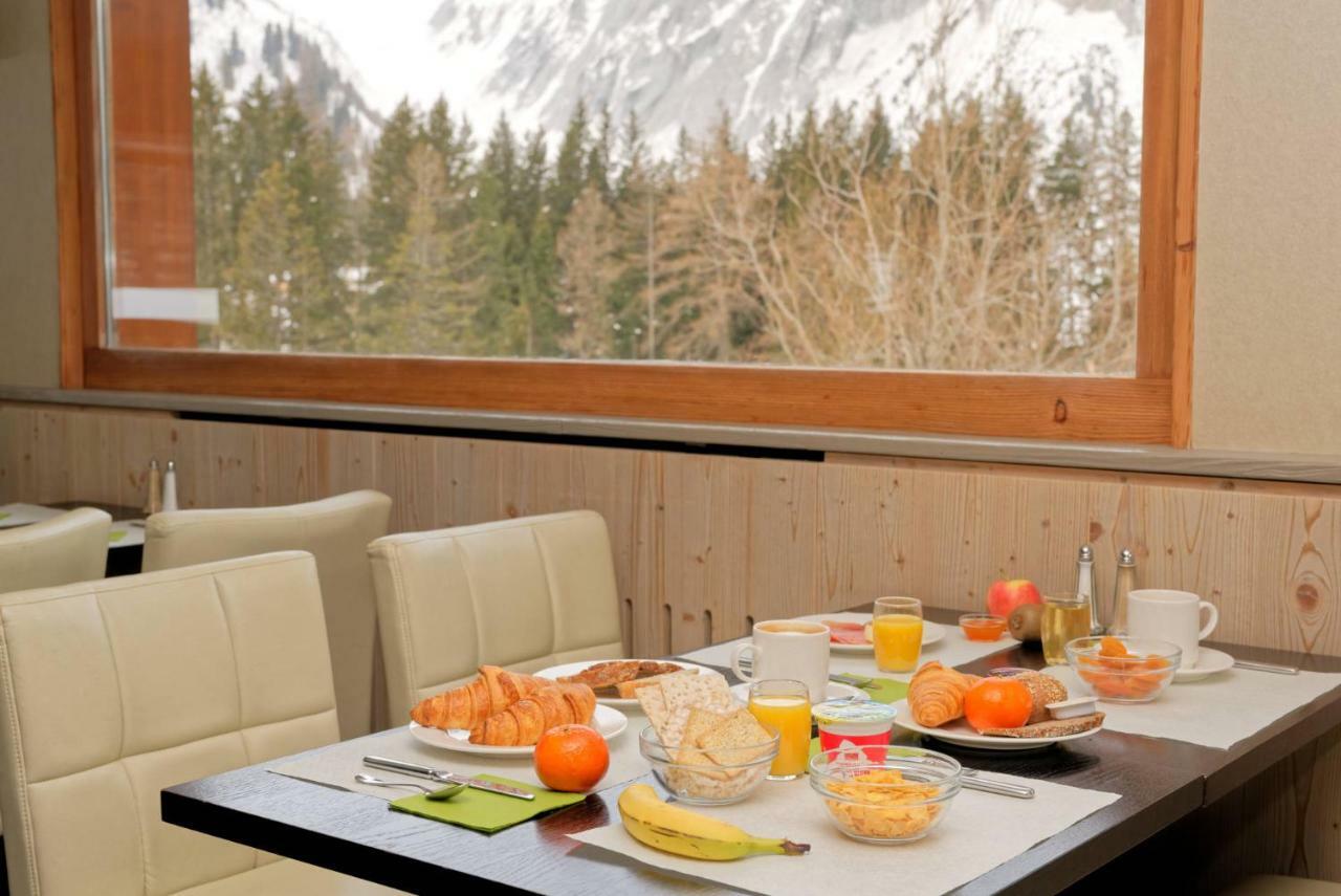 Hotel Edelweiss La Fouly Bagian luar foto